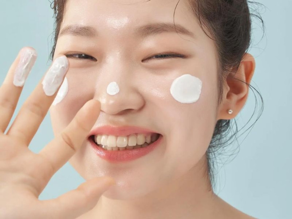 11 Loại Kem Chống Nắng Dành Cho Da Khô Tốt Nhất 2024
