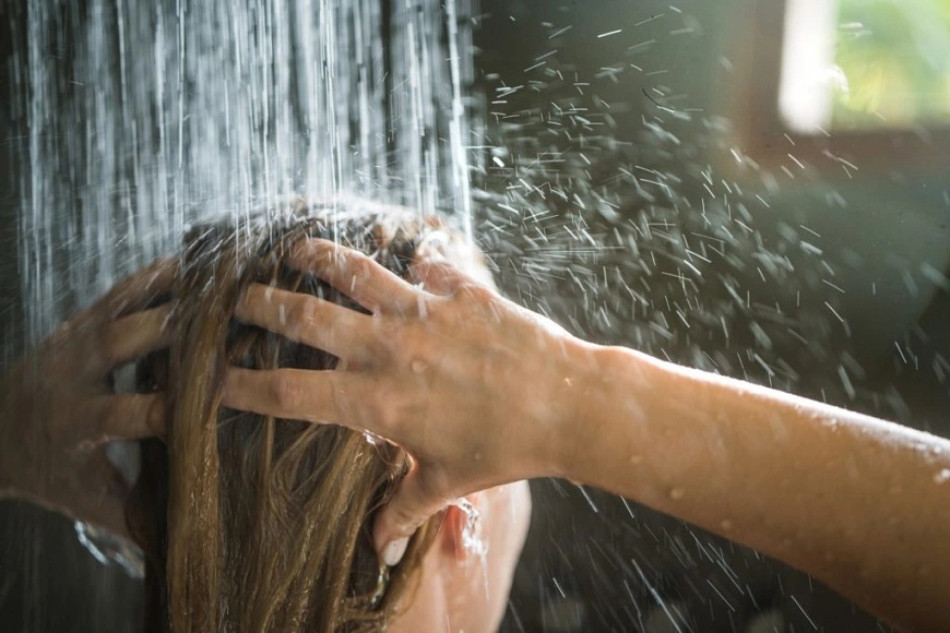 15+ Cách Chăm Sóc Tóc Bóng Mượt Tại Nhà Với Nguyên Liệu Thiên Nhiên