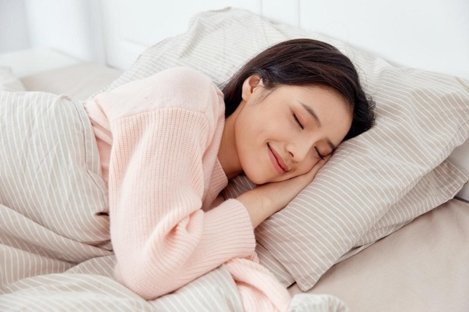 9 Cách Làm Tóc Hết Bết Dính Nhanh Chóng Không Cần Gội Đầu