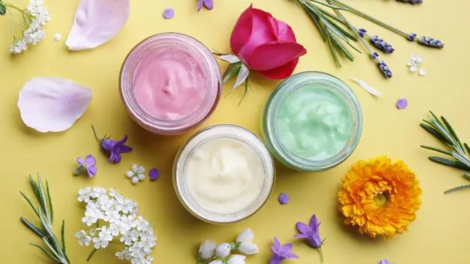 Bà bầu có dùng kem dưỡng da được không? 5 Lưu ý CẦN BIẾT