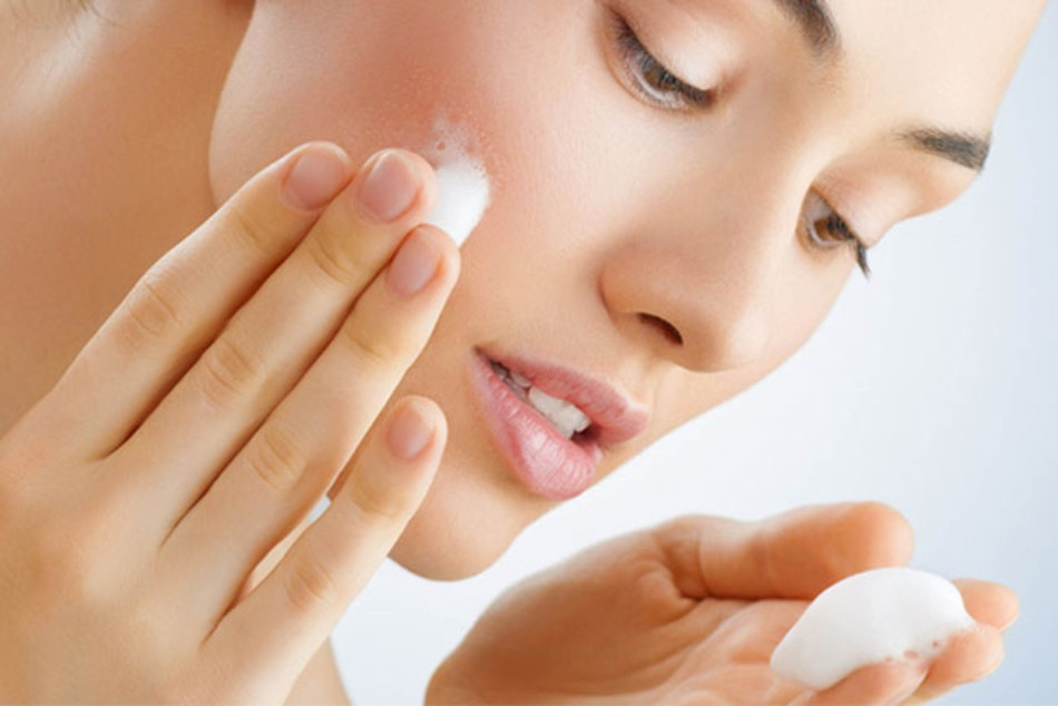 Bỏ túi 10 cách chọn sữa rửa mặt cho da mụn phù hợp nhất