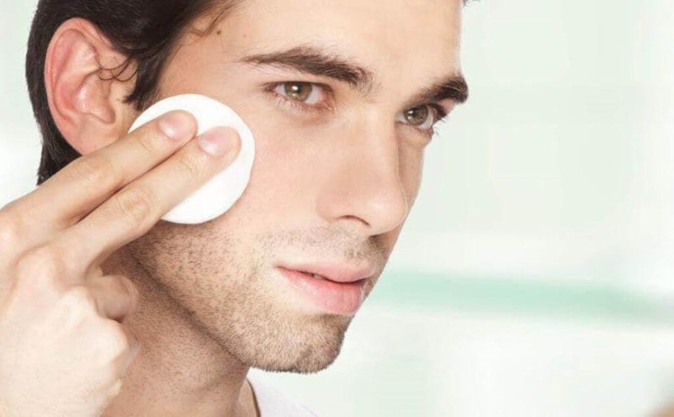 Chăm Sóc Da Cho Nam Giới: Tại Sao Và Cách Thức Thực Hiện?