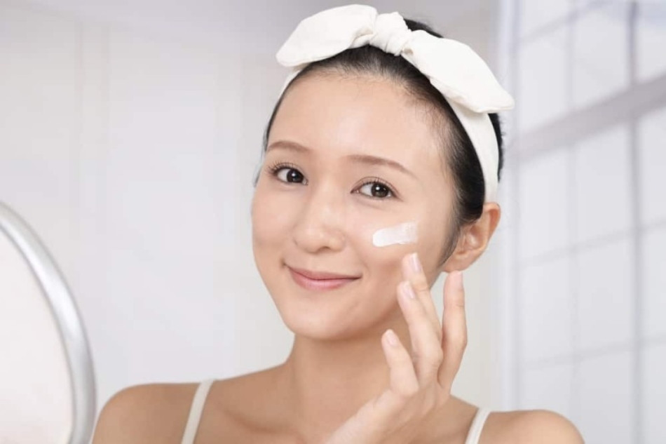 Da Dầu Mụn: Hướng Dẫn Chăm Sóc Đặc Biệt Để Kiểm Soát Dầu Thừa và Ngăn Chặn Mụn Phát Triển