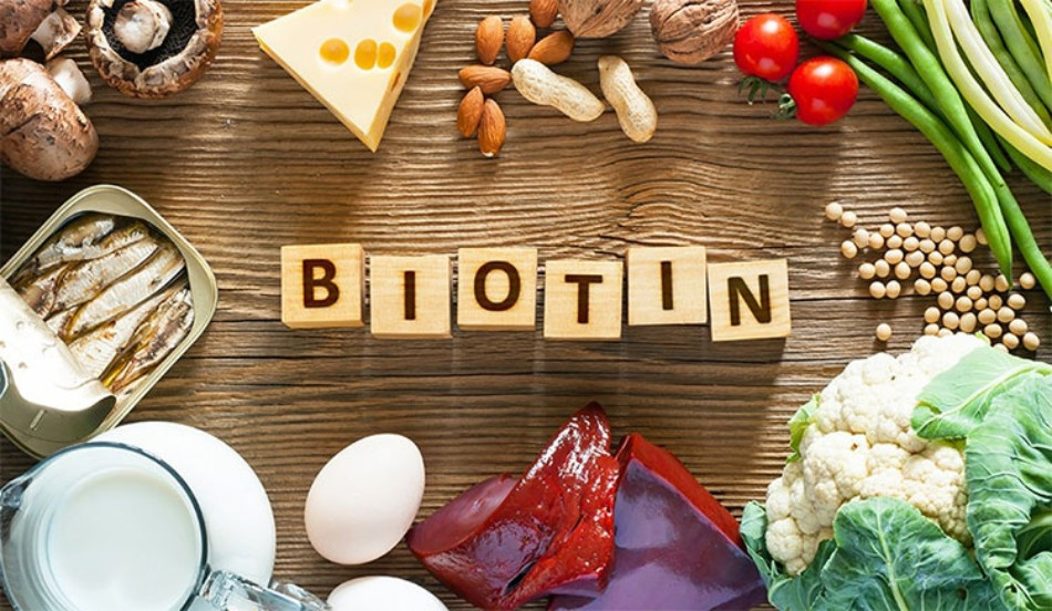 Hướng dẫn 15 cách dưỡng tóc xoăn tự nhiên đẹp và bồng bềnh