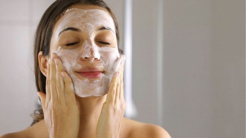 Hướng dẫn rửa mặt đúng cách để da khỏe mạnh