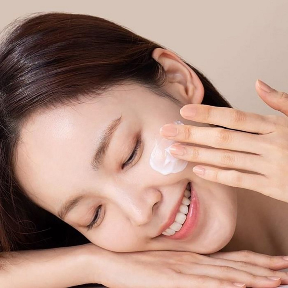 Kem chống nắng có làm trắng da không? Giải đáp chuyên gia