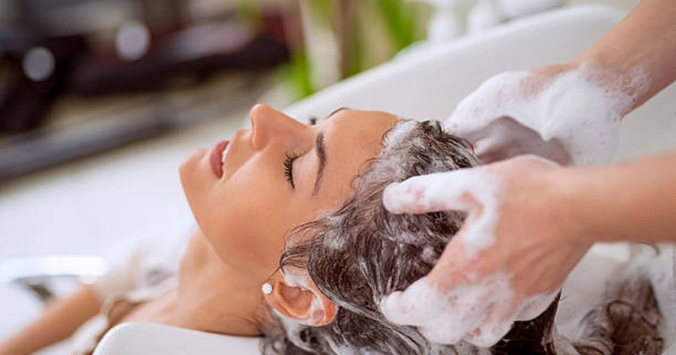 Mẹo 13 cách chăm sóc tóc nối bền đẹp tại nhà chuẩn Salon