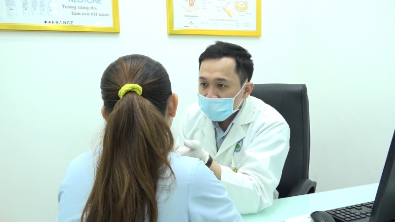 Nguyên nhân và 12+ cách hạn chế da tiết dầu hiệu quả