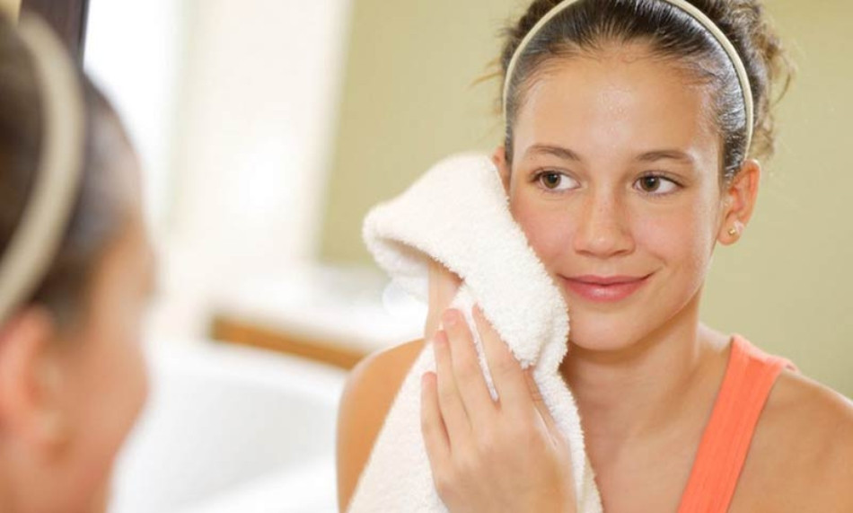 Nước Hoa Hồng: Cách Sử Dụng Đúng Để Mang Lại Lợi Ích Tối Đa Cho Da