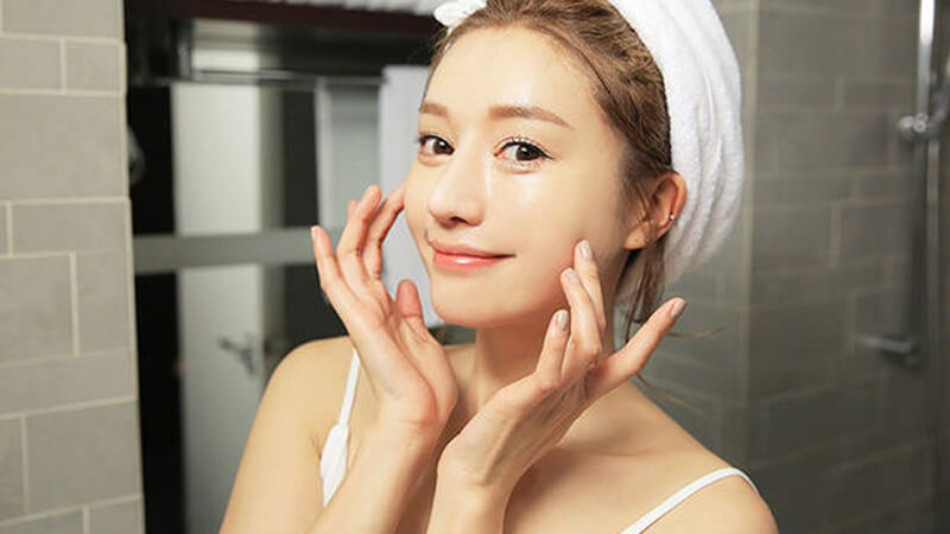 Nước Hoa Hồng: Cách Sử Dụng Đúng Để Mang Lại Lợi Ích Tối Đa Cho Da