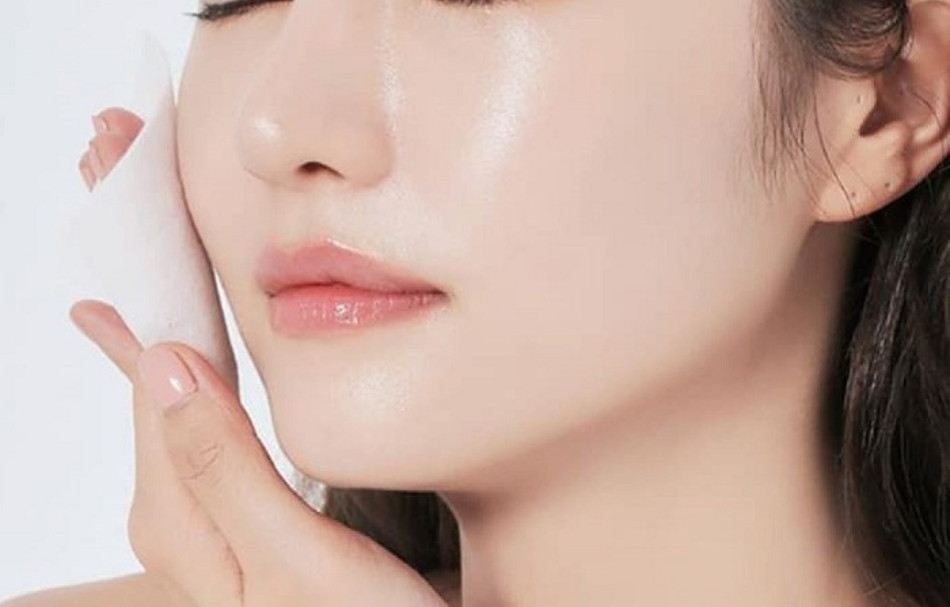 Nước Hoa Hồng: Cách Sử Dụng Đúng Để Mang Lại Lợi Ích Tối Đa Cho Da