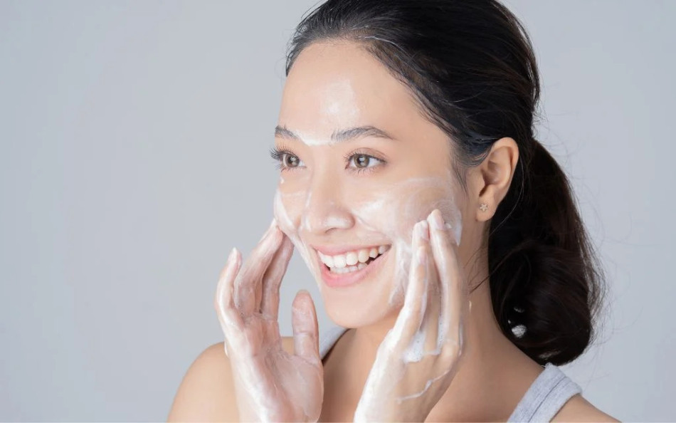 [Review] Top 20+ sữa rửa mặt dưỡng ẩm cho da khô mất nước tốt nhất