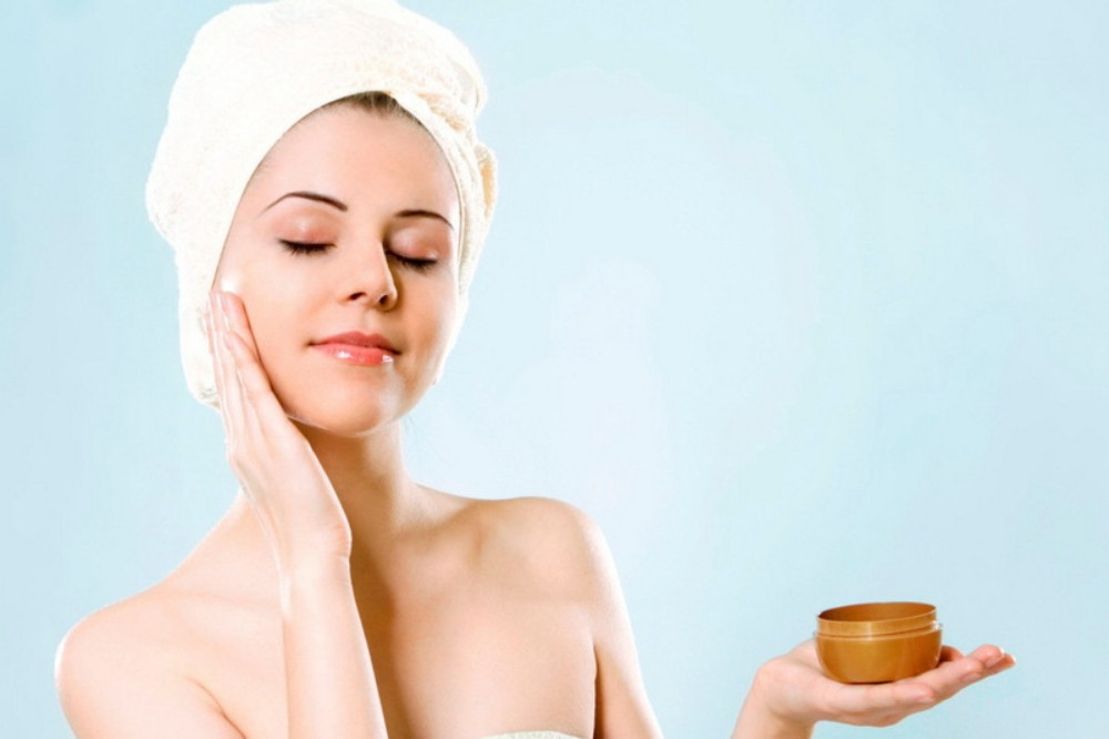 Tìm hiểu 11 công dụng của kem chống nắng bảo vệ da hằng ngày